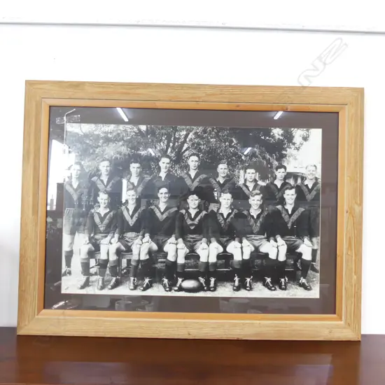 LGE FRAMED RUGBY TEAM PHOTO PRINT 495x750mm