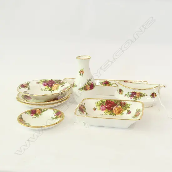 ROYAL ALBERT OLD COUNTRY ROSES VASE (H 110MM) & 7 SM DISHES