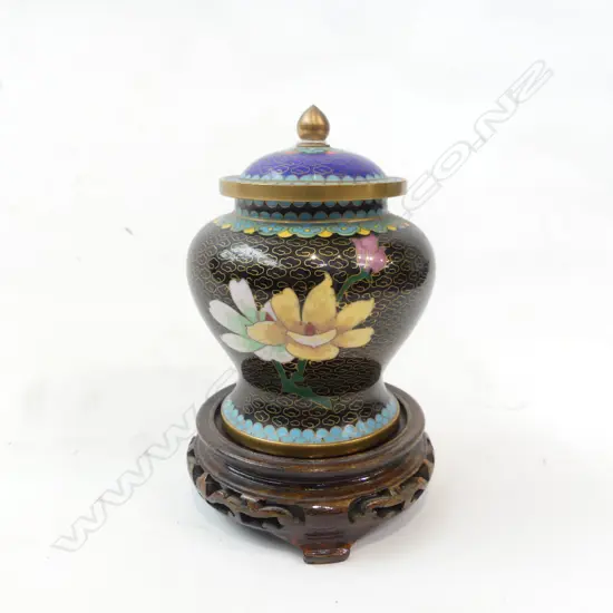 CHINESE LIDDED CLOISONNE BALUSTER JAR ON STAND H.160mm