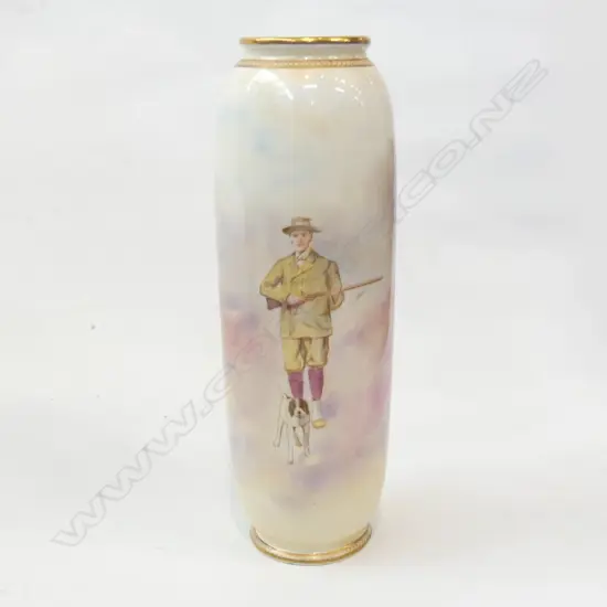 ROYAL DOULTON VASE GENTLMAN HUNTER W DOG. H.220mm