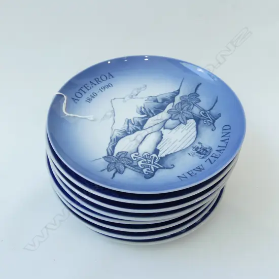 BING & GRONDAHL BLUE & WHITE CHRISTMAS PLATES X 7 + B&G AOTEAROA COMM. PLATE - DIA 180MM + NZ