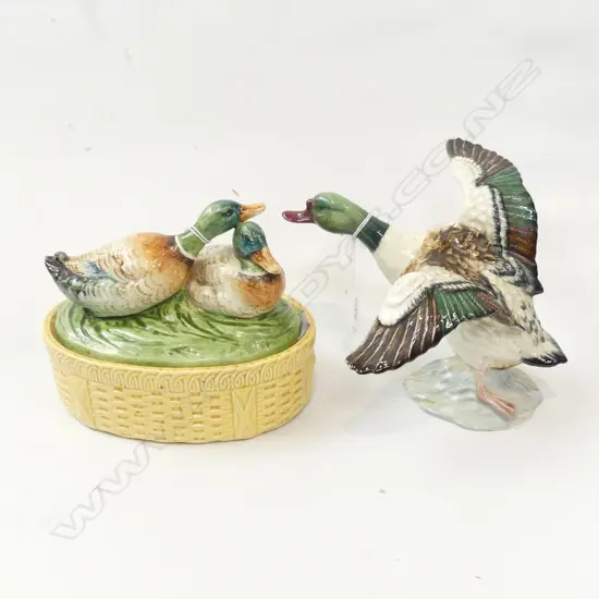 ROYAL DUX LIDDED BOX + BESWICK DUCK #994. H.145mm