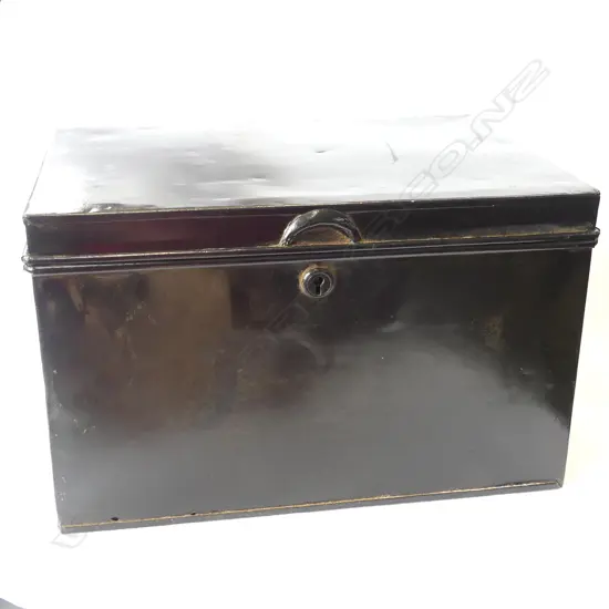 SML BLACK TIN TRUNK 370x260x220mm