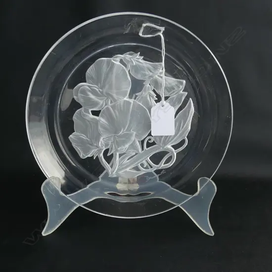 T. YAMAMOTO SIGNED GLASS PLATE Dia.210mm