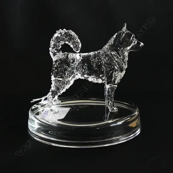 MELAMUTE  GLASS STATUETTE - SIGNED & DATED 'NEIL HARRIS 2016'