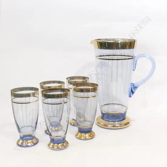 RETRO 6 PC GLASS DRINK SET; TALL BLUE GLASS & GOLD STRIPE JUG (H. 265MM) & 5 TALL GLASSES (H. 150MM)