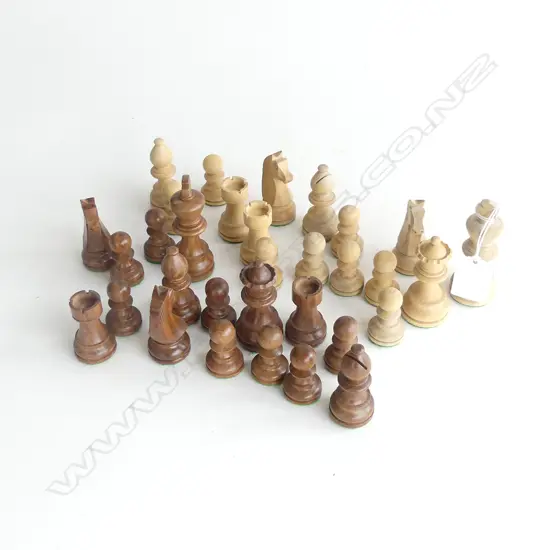 CARVED WOODEN CHESS SET