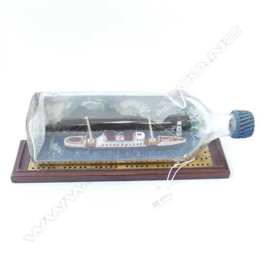 OLD SHIP IN BOTTLE & BRASS & MAHOGANY CRIBBAGE BOARD