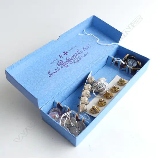 6 SETS OF VINTAGE GLASS & METAL BUTTONS