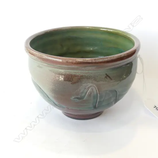 PETER LANGE BOWL, RED AND GREEN GLAZE, INCISED PATTERNS 150mm dia