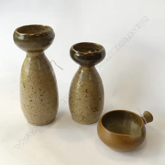 DORIS DUTCH PAIR OF VASES WITH WIDE MOUTHS (chip in 1 rim) H.195mm + SML JUG