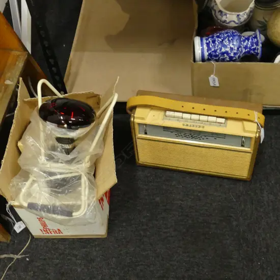 LG VINTAGE TRANSISTOR RADIO (L 310MM) + PHILIPS INFRAPHIL HEAT LAMP (IN ORIG. BOX)