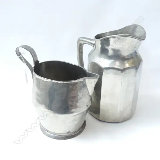 2 PEWTER JUGS H.225 / 260mm