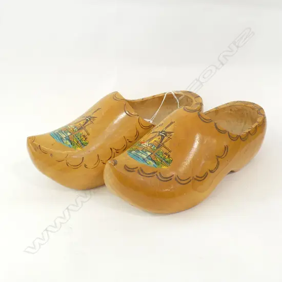 LG PR DUTCH WOODEN PAINTED CLOGS L 310MM