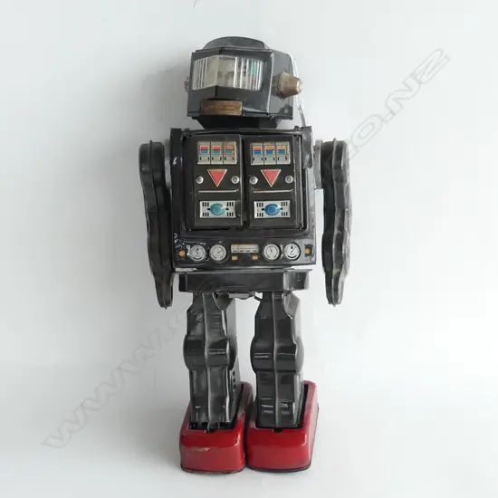 VINTAGE TIN PLATE ROBOT A.F