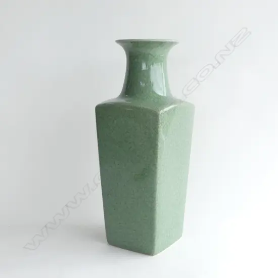 LG ORIENTAL GREEN CRACKLE GLAZE VASE H. 370MM
