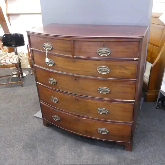 GEORGIAN BOW FRONT CHEST AF 1045x520x1100mm