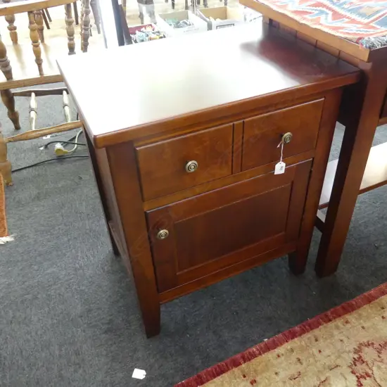 PR MAHOGANY STAINED BEDSIDE CABINETS; OTAGO FURN. CO 600x425x700mm
