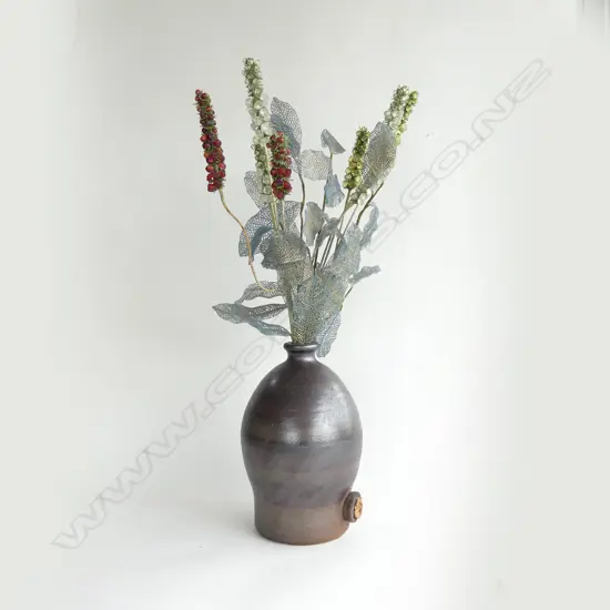 BENDIGO POTTERY EPSOM STONEWARE CROCK (H.320mm) w. FLOWERS H.750mm