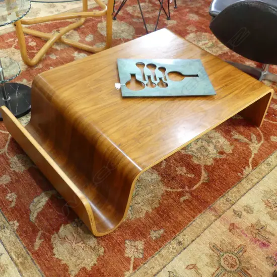 MID CENTURY CURVED PLYWOOD COFFEE TABLE, SMALL SCUFF MARK TO TOP, 1060 x 710 x 280mm