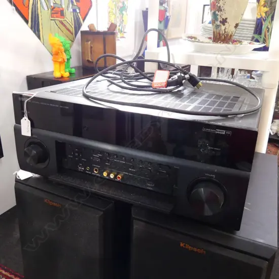 YAMAHA RXV1081 STEREO RECEIVER + YAMAHA REMOTE ( some damage to rear plugs)