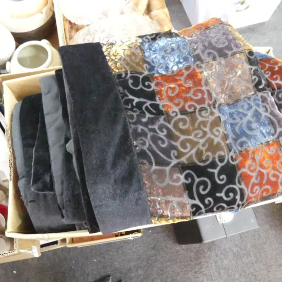 VELVET COMFORTER 2600 x 2200MM AND 2 MATCHING LARGE PILLOWS CASES