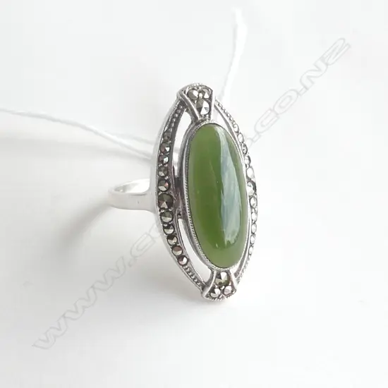 SILVER POUNAMU AND MARCASITE RING 4.9gm, SIZE O½