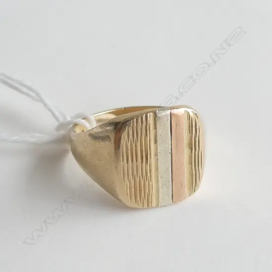 9ct. GOLD GENT'S SIGNET RING 6gm, SIZE O½ SPLIT SHANK