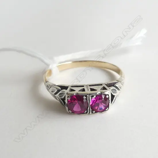 9ct. GOLD PINK STONE DRESS RING 2.1gm, SIZE M
