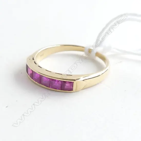 18ct. GOLD & RUBY BAND RING 2.1gm., SIZE L