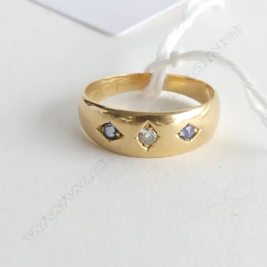 EDWARDIAN 18ct. GOLD SAPPHIRE AND DIAMOND RING  BIRMINGHAM 1906 2.50gm, SIZE L