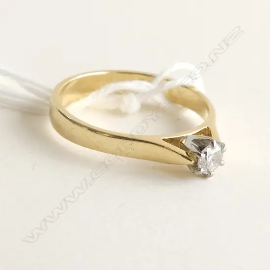 18ct. GOLD, DIAMOND SOLITAIRE RING 3.5gms APPROX.0.10CT & SIZE O½