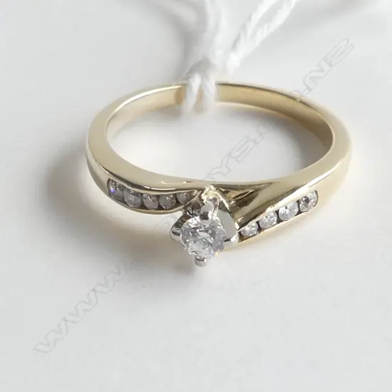 9ct. GOLD DIAMOND ENGAGEMENT RING 2.5gm (MHJ), SIZE M½