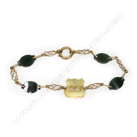 An antique 9ct gold NZ greenstone bracelet,