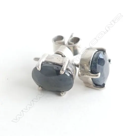 BLUE SAPPHIRE & .925 SILVER STUD EARRINGS