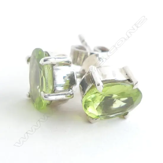 PERIDOT & .925 SILVER STUD EARRINGS