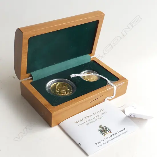 ¼oz & ⅛oz  PURE GOLD TWO COIN SET, 2000, NZ$10 'NIAGARA' & NZ$10 'CLAYMORE'. 7.77gm + 3.88gm