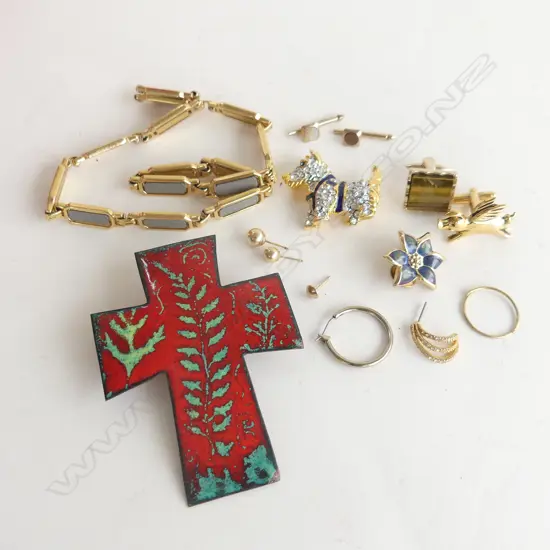 ASST. GOLD TONE JEWELLERY; NINA RICCI NECKLACE, DOG BROOCH