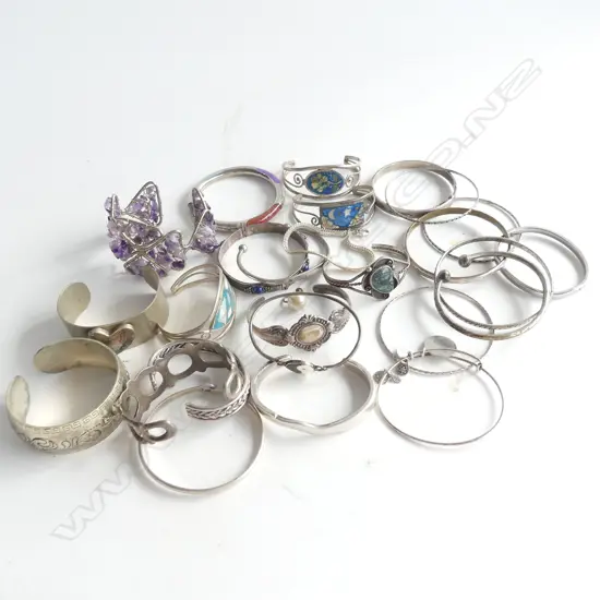 26 ASST SILVER METAL BRACELETS / BANGLES