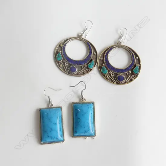 TWO PAIRS OF SILVER EARRINGS
