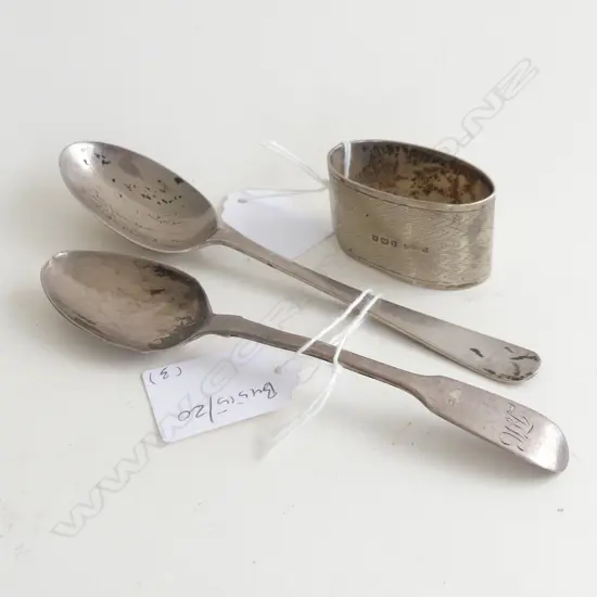 STG SILVER NAPKIN RING & 2 TEASPOONS 70 GM A.F.