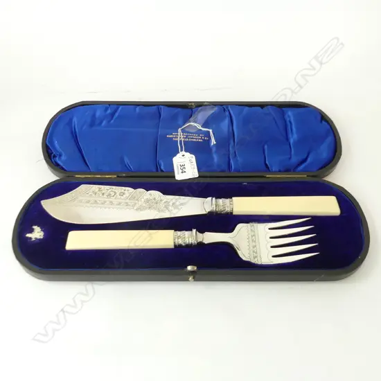 SET FISH SERVERS; KNIFE & FORK w. STG TRIM, CASED