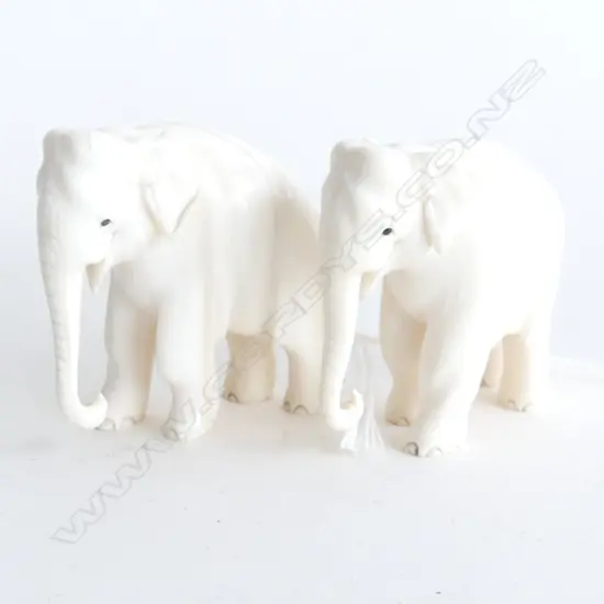PR PLAIN WELL CARVED IVORY SMALL ELEPHANTS H,50mm