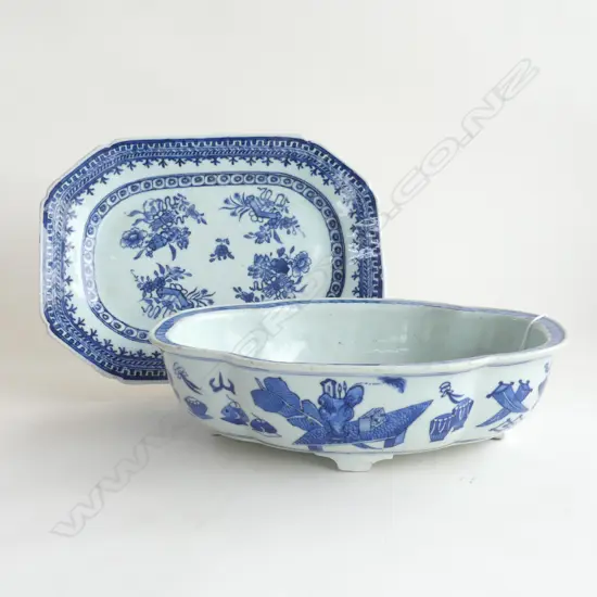 2 B/W ORIENTAL CERAMICS; FOOTED BOWL (foot w. chip) & SML ASHETTE PLATE 290 x 210mm