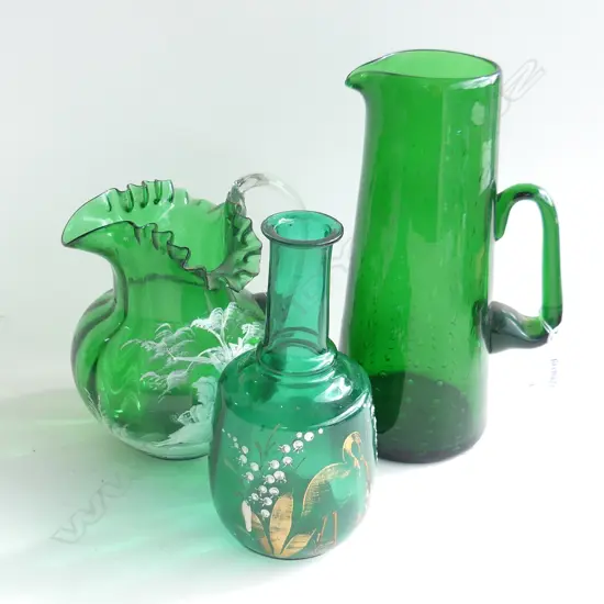 3 PCES GREEN VICTORIAN GLASS H.285mm