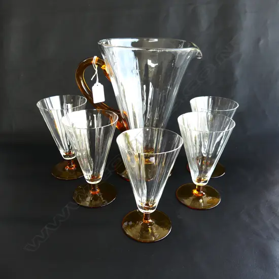 ART DECO PIMMS JUG & 5 AMBER STEMMED FLUTES, JUG H.245mm, SOME FAULTS