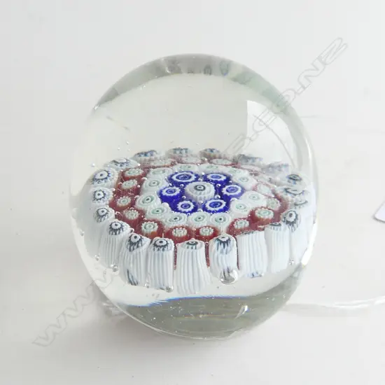 SMALL GLASS PAPER WEIGHT D 60mm