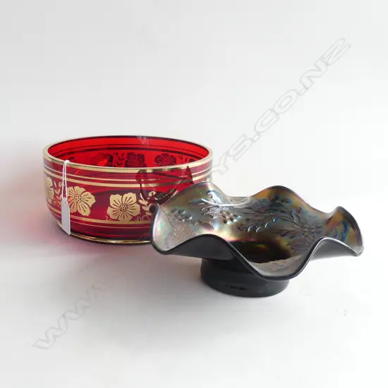 RED & GOLD GLASS SALAD BOWL (Dia.195mm) + CARNIVAL GLASS IVY FRILLED RIMMED DISH (Dia.190mm)