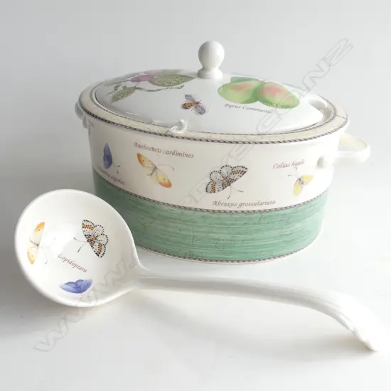 WEDGWOOD 'SARAH'S GARDEN' SOUP TUREEN & LADLE - NEW IN BOX (BOX SHOP SOILED)