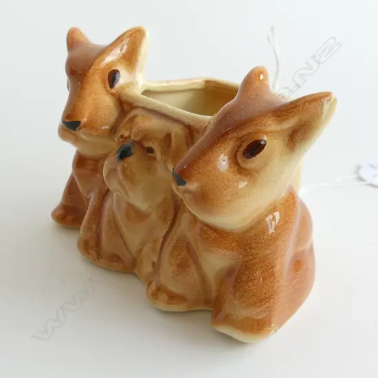 CROWN LYNN 'BULLDOG & SCOTTIES VASE' #177 W.100mm small ear chip